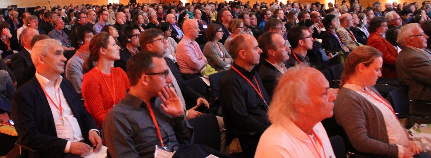 Full plenum at the 21st International Passive House Conference in Vienna © Passivhaus Austria Plenum_2017.jpg